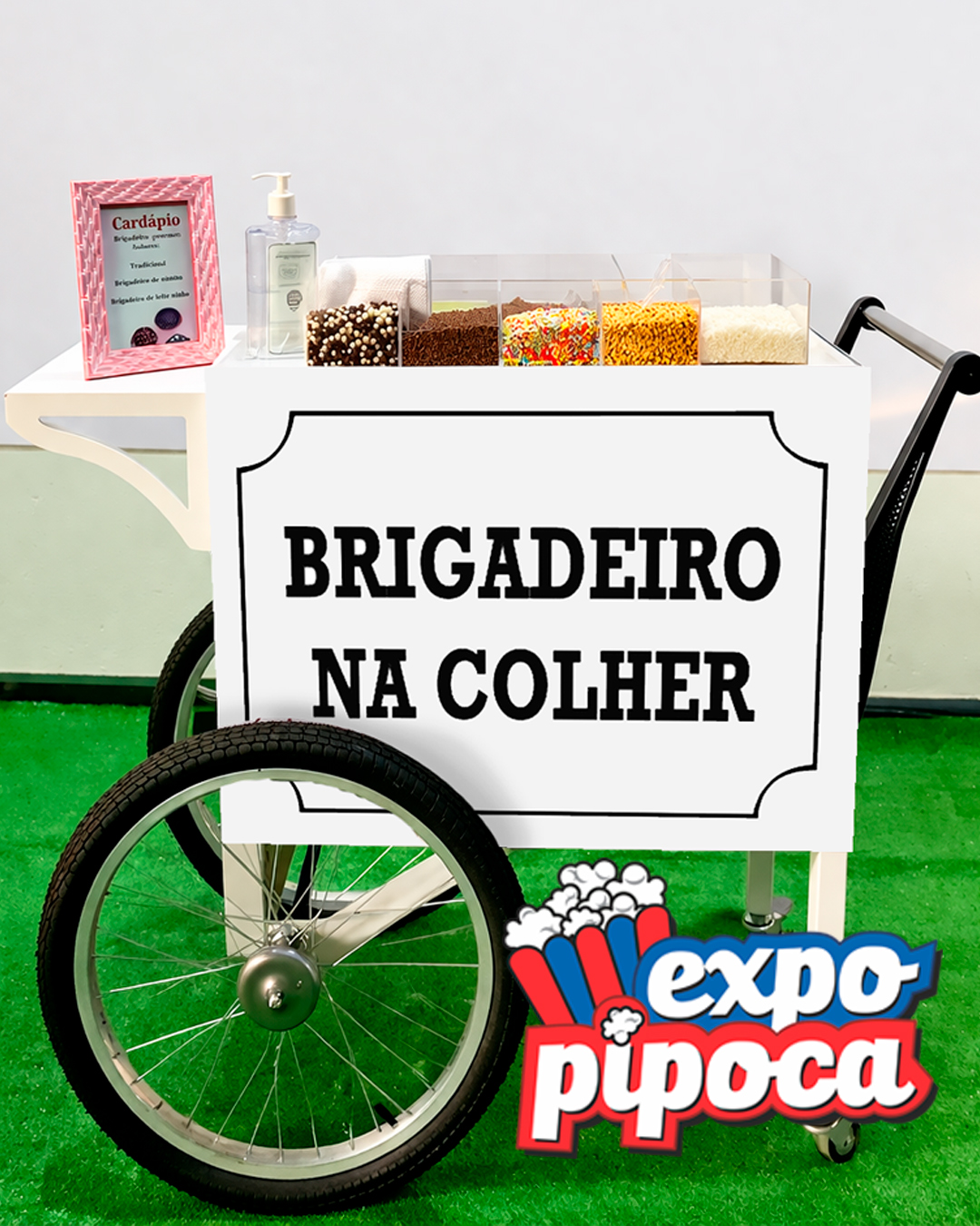 Carrinho de pipoca personalizado da ExpoPipoca instalado em loja de shopping em São Paulo.